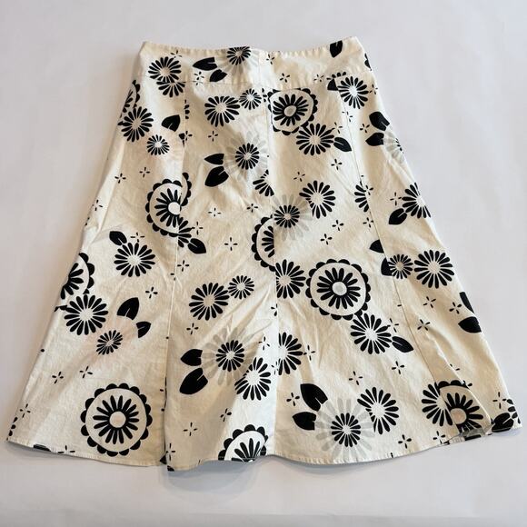 GAP Dresses & Skirts - GAP Women’s White Floral Print Casual Stretch Fit Asymmetrical A-Line Skirt 1